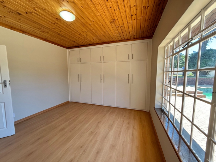 5 Bedroom Property for Sale in Bluewater Bay Eastern Cape